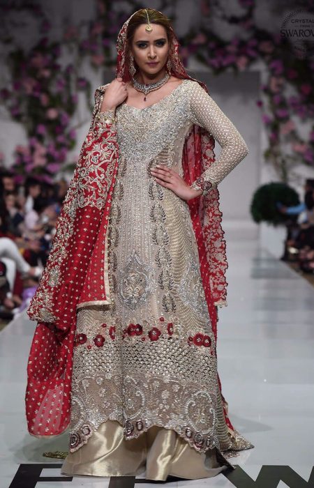 Gold-dust-rosette-Zainab-Chottani-bridal-dress